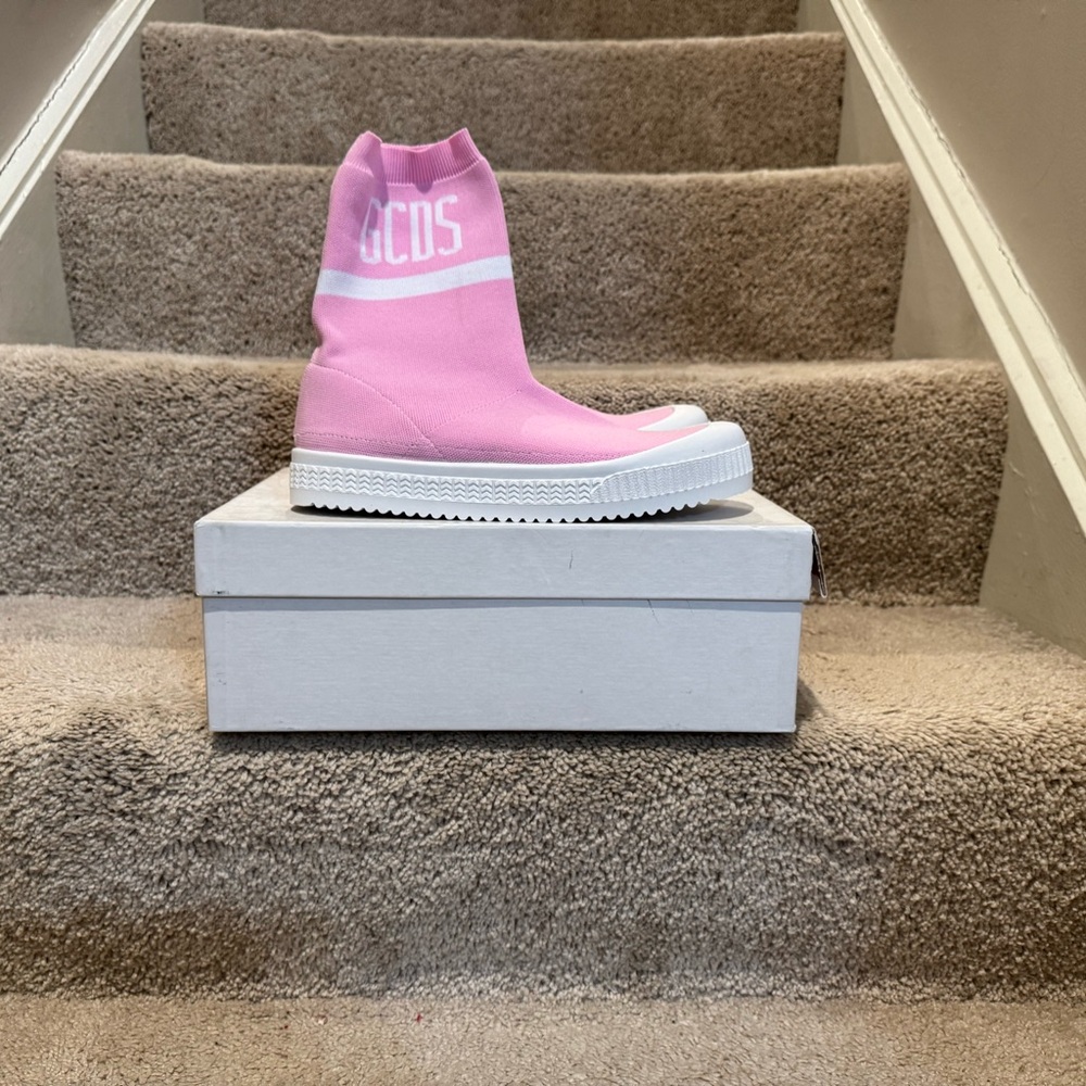 GCDS Pink Sock Sneakers Boots – Size 40 – New in Box